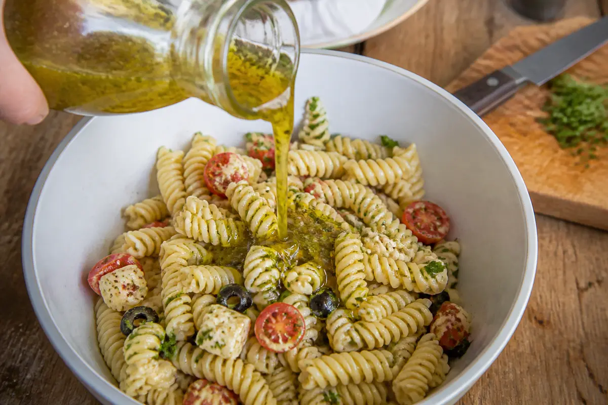 Meilleure vinaigrette pour salade de pâtes : Recette simple &amp; fraîche