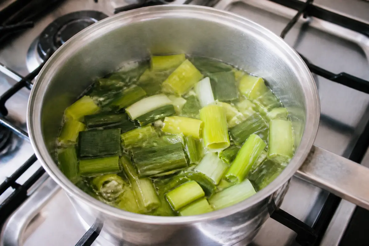 Temps de cuisson des poireaux : méthodes, astuces &amp; conseils
